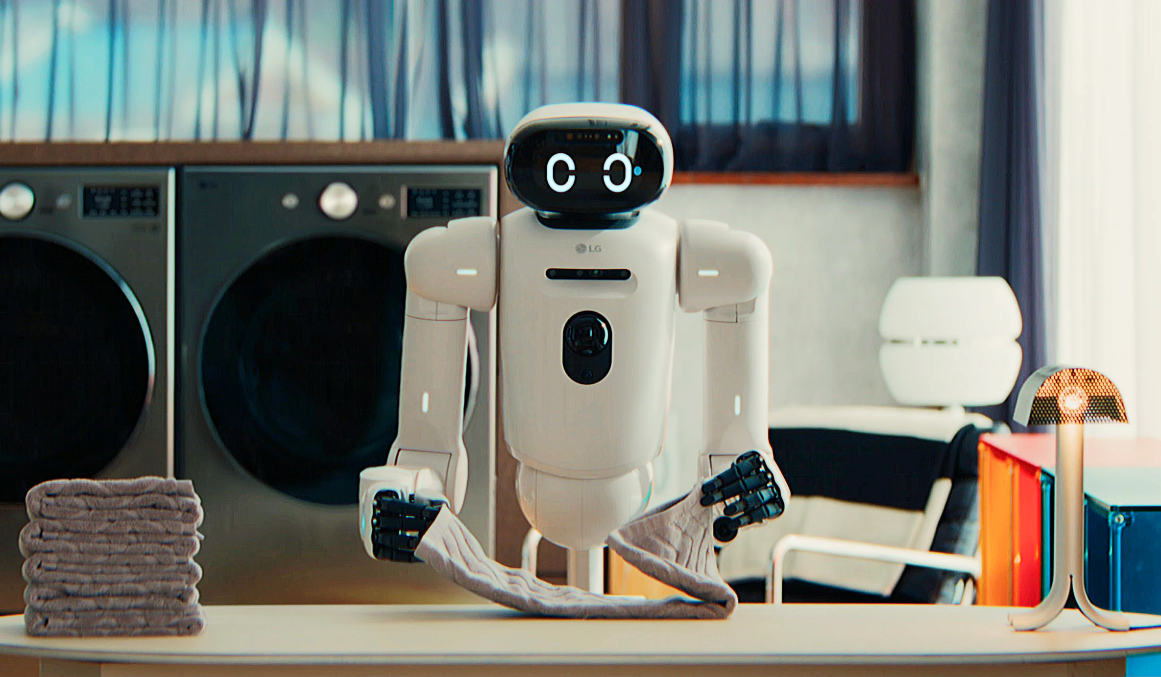 LG CLOiD in a manufacturer household demonstration